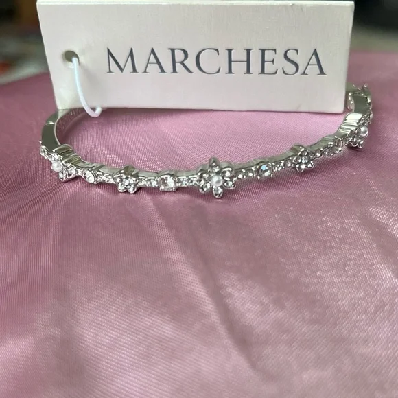 Crystal & Imitation Pearl Flower Bangle Bracelet - Picture 3 of 3